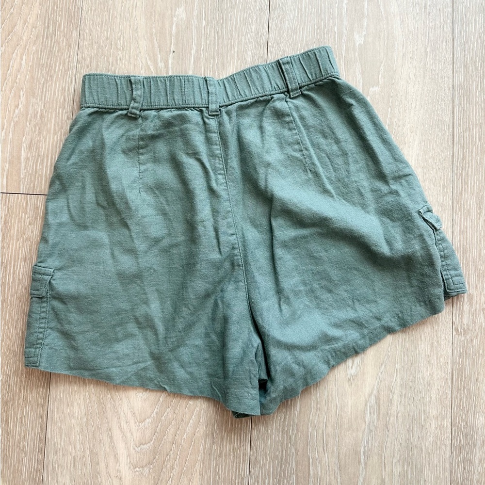 High rise Green Women's Cargo Shorts - Picture 2 of 5